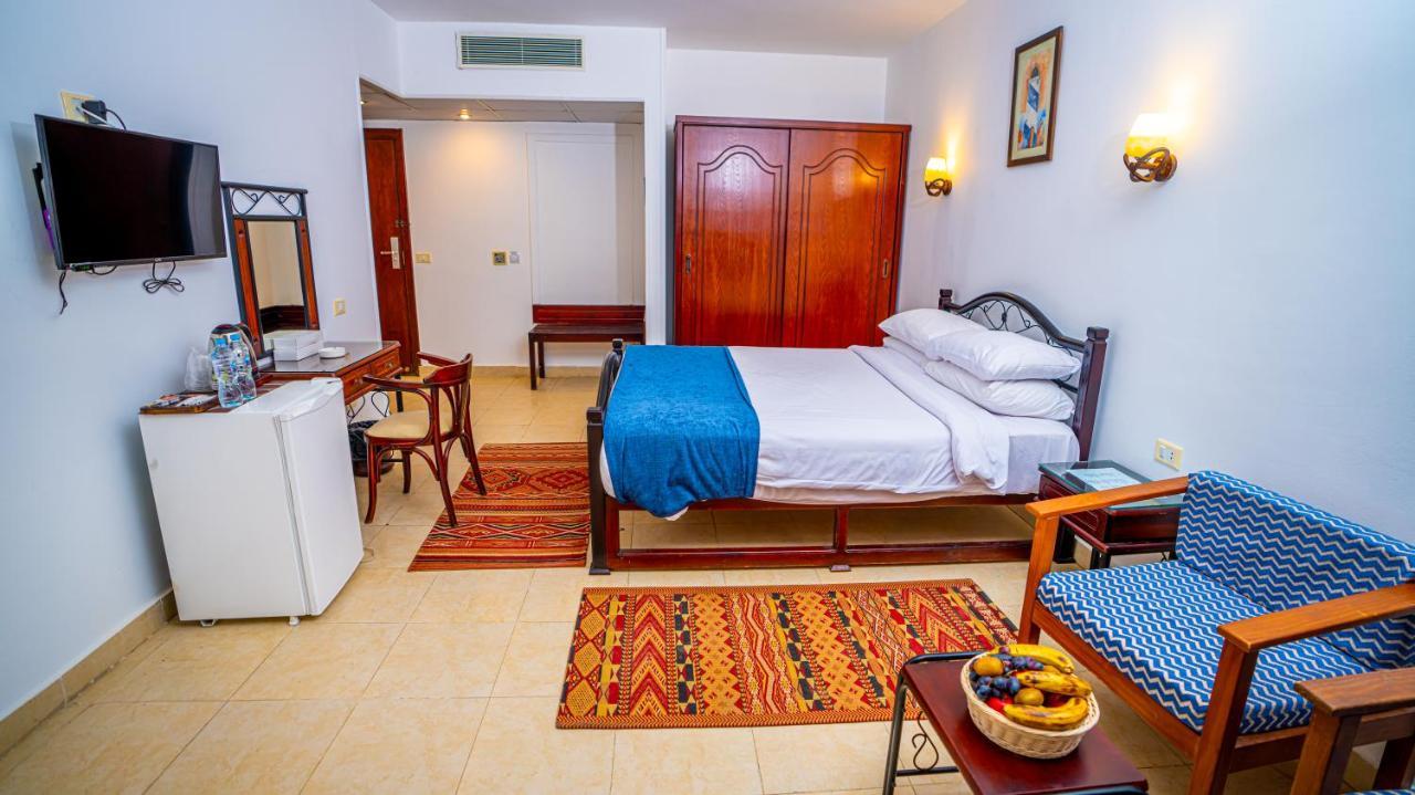 Marina Wadi Degla Hotel Ain Sukhna Exterior foto